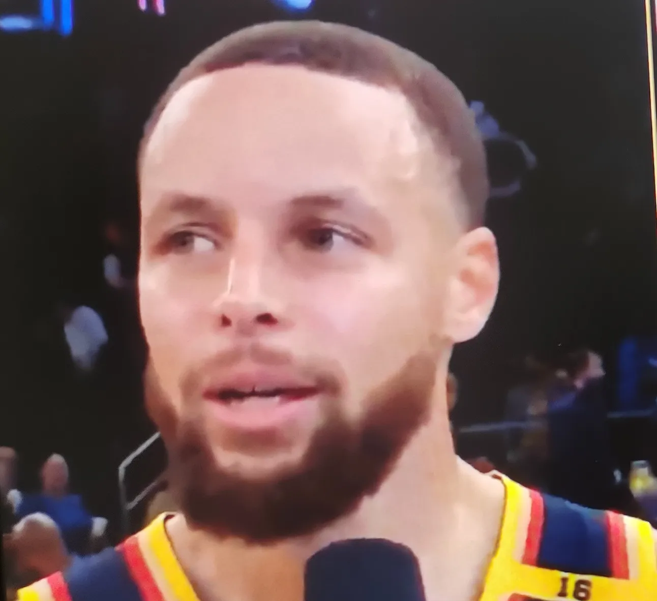 勇士队后卫意外遭遇路口事故伤病,士气大振 勇士队后卫意外遭遇路口事故伤病,士气大振