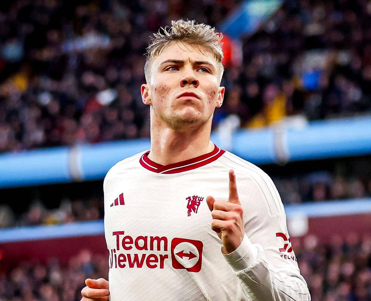 马德里竞技主场平局，保持稳定，全场震撼