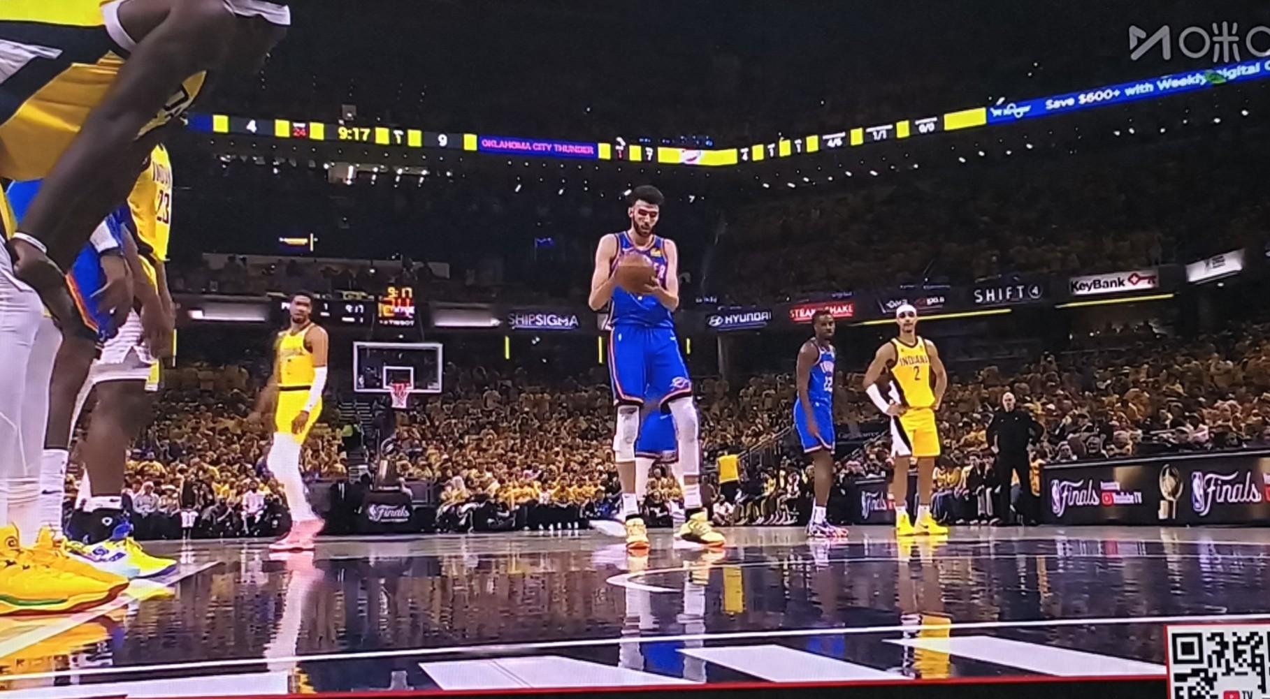 步行者队球员们展现团队力量，再下一城，气势如虹