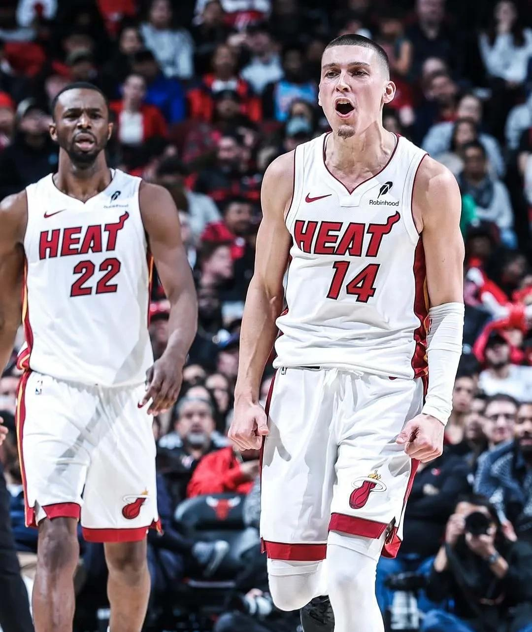 包含热火队险胜国王队,继续保持领先优势,表现亮眼的词条 包含热火队险胜国王队,继续保持领先优势,表现亮眼的词条