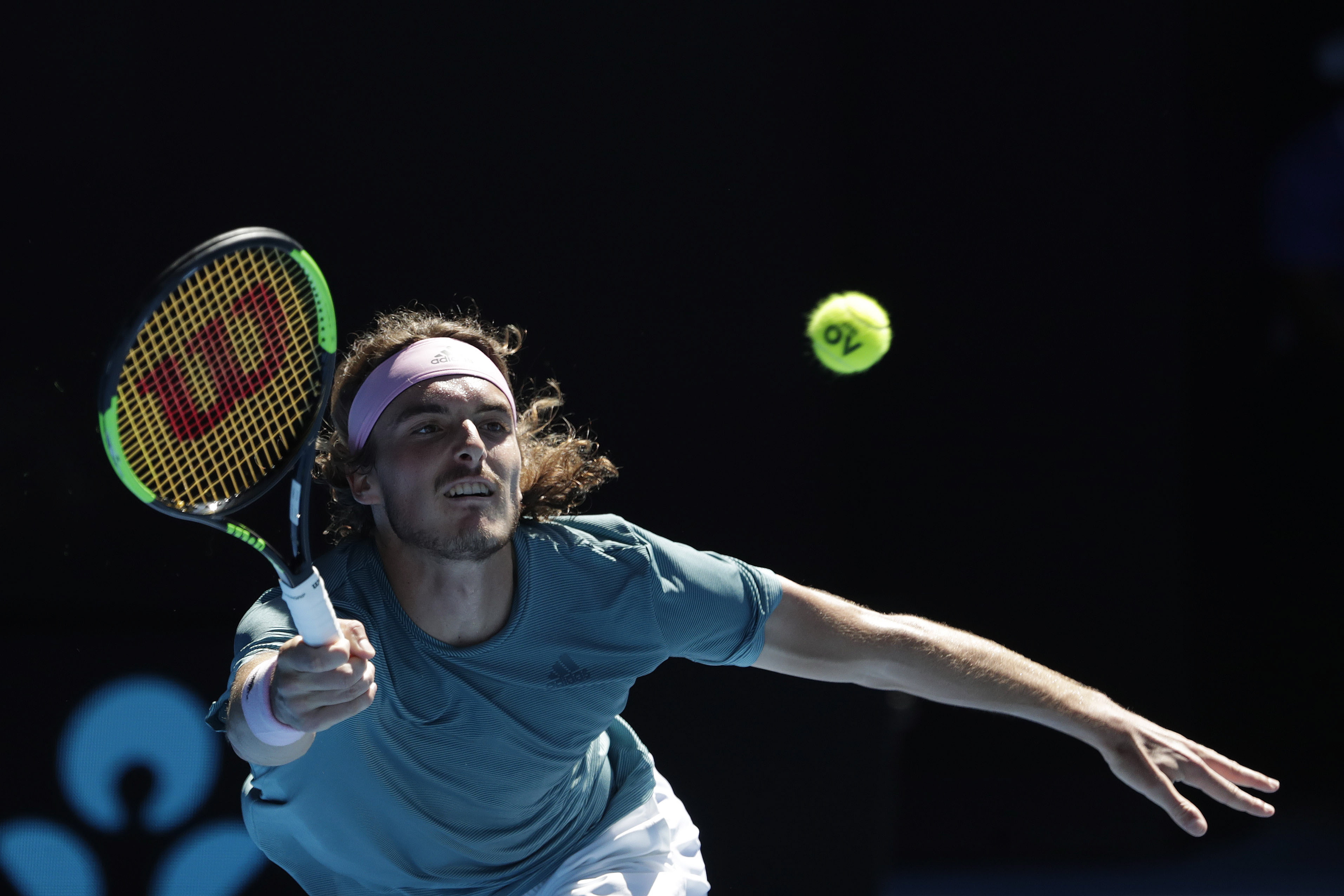 关于年终总决赛鏖战澳网，西西帕斯统治全场的信息