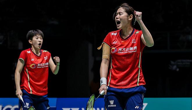 马来西亚队完胜丹麦队,黄鸭组合点燃赛场的简单介绍 马来西亚队完胜丹麦队,黄鸭组合点燃赛场的简单介绍