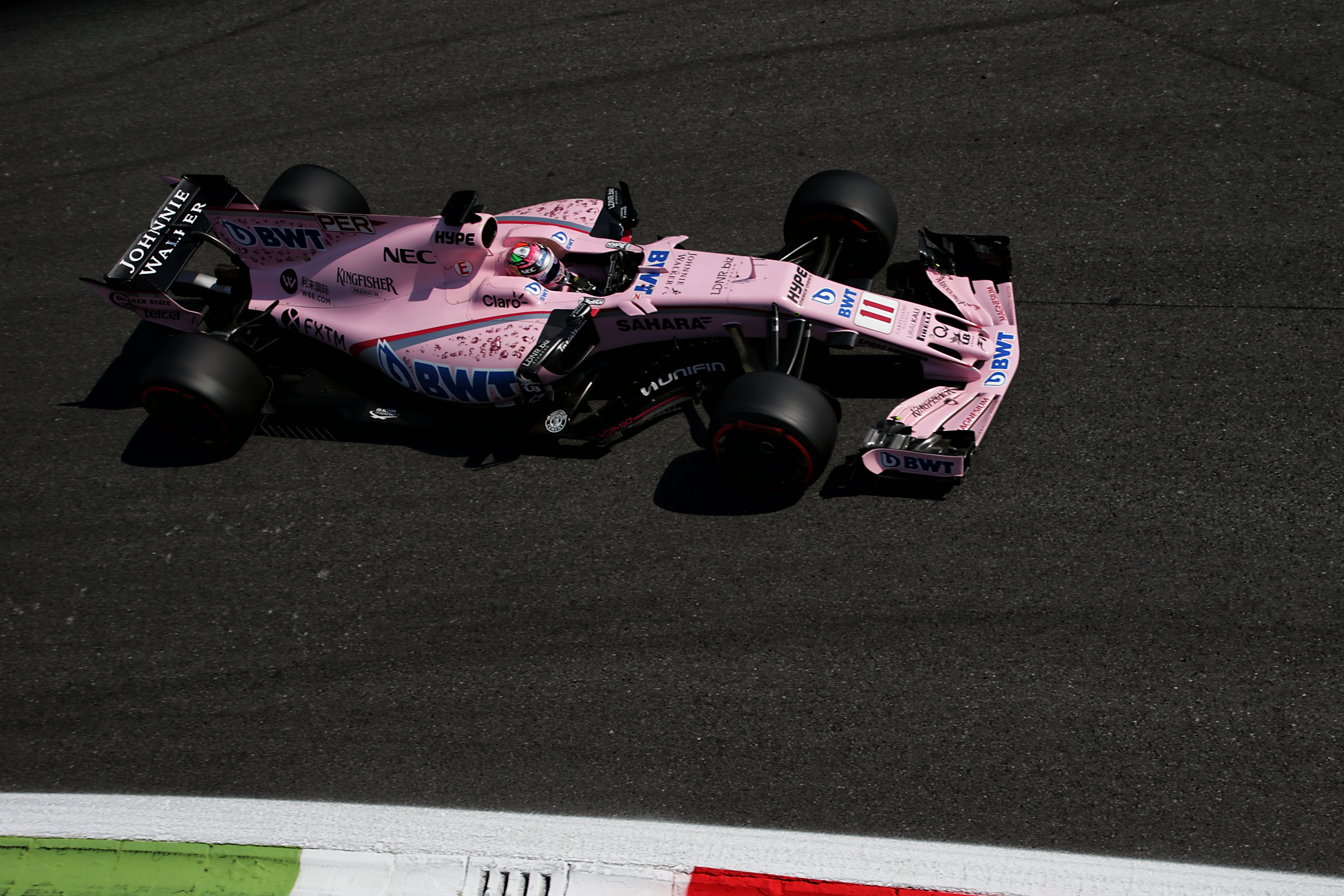 阿斯顿马丁绝杀法拉利，佩雷兹惊艳四座