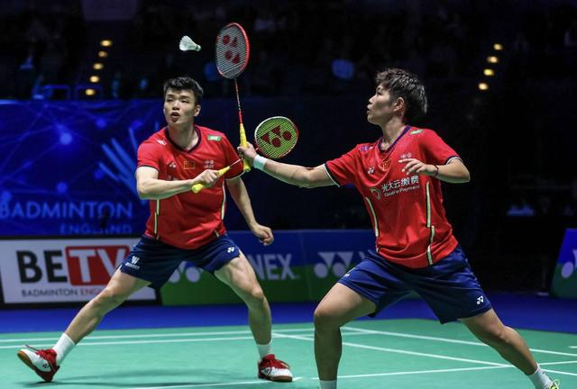 日本队横扫中国队，黄鸭组合点燃赛场