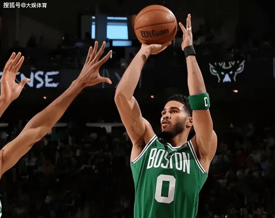 开云体育在线-山西队鏖战新疆队，塔图姆带队取胜